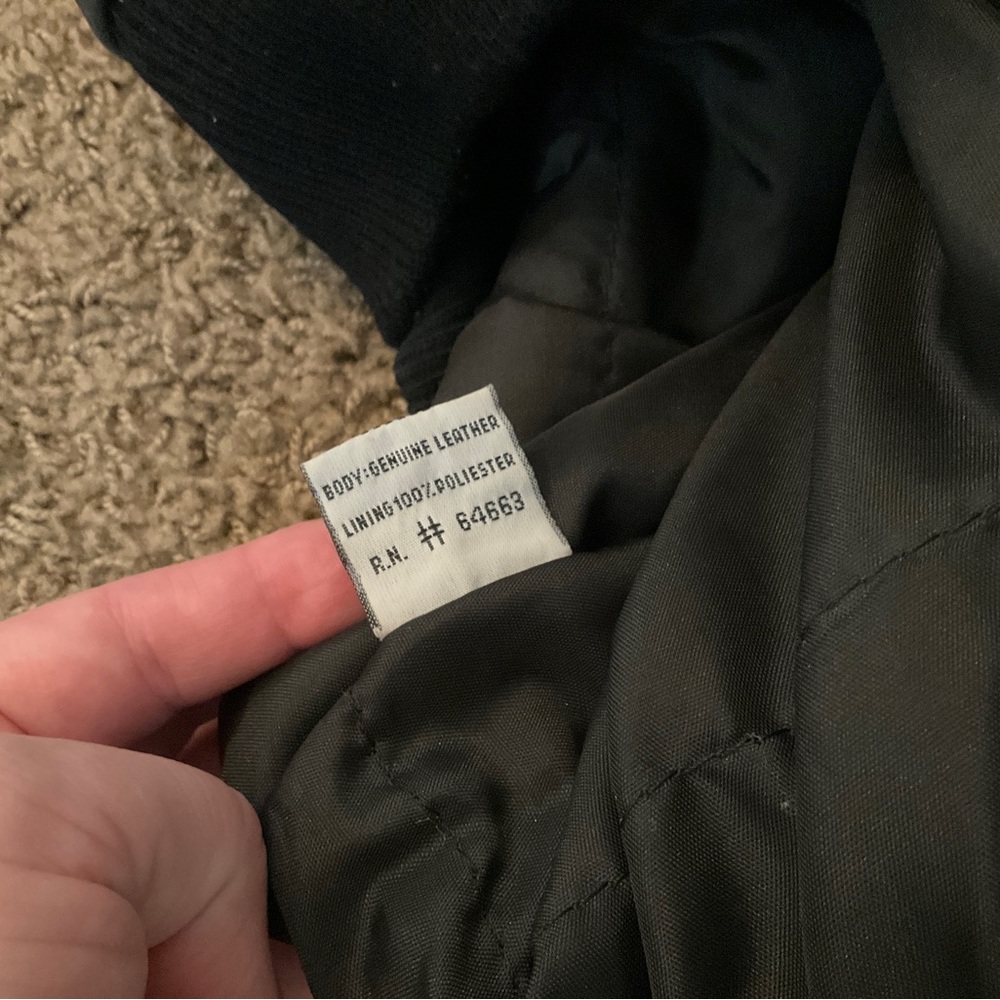 Women’s Vintage Early 90’s Black Leather Bomber Jacket-Zipper, Buttons, Pockets - Picture 7 of 16